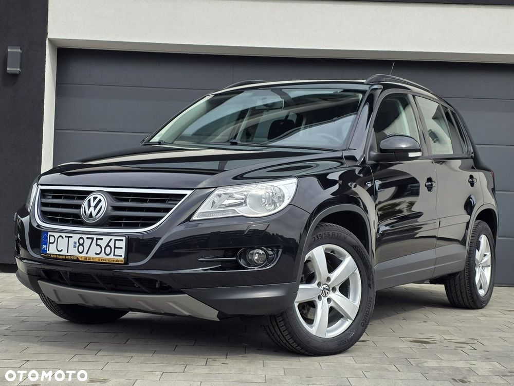 Volkswagen Tiguan - 1