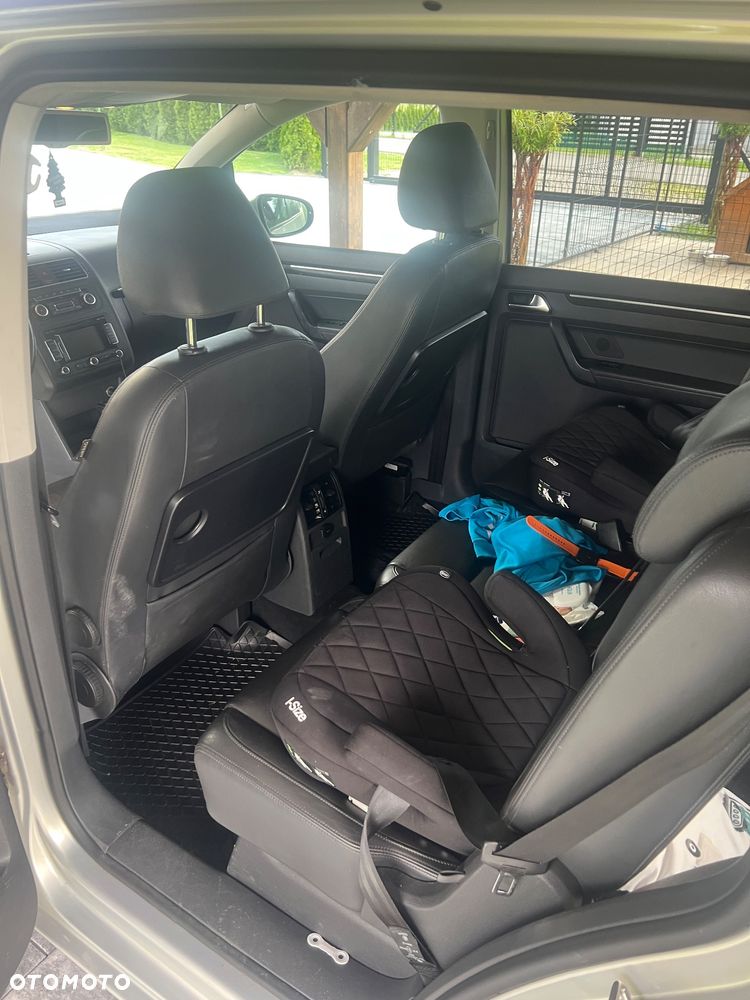 Volkswagen Touran 2.0 TDI DPF BlueMotion Technology DSG STYLE - 6