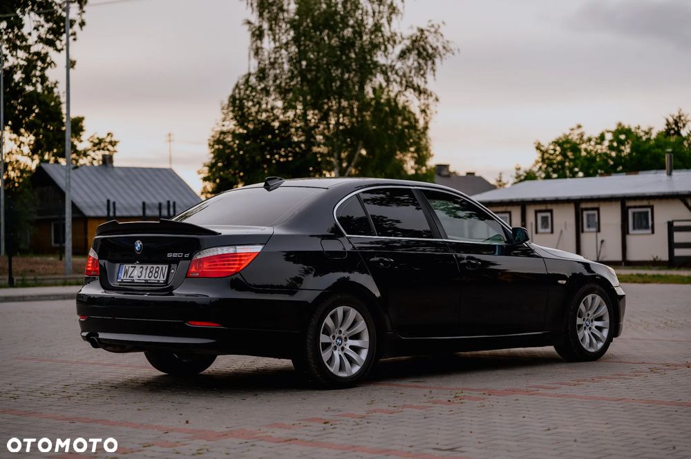 BMW Seria 5 520d - 13