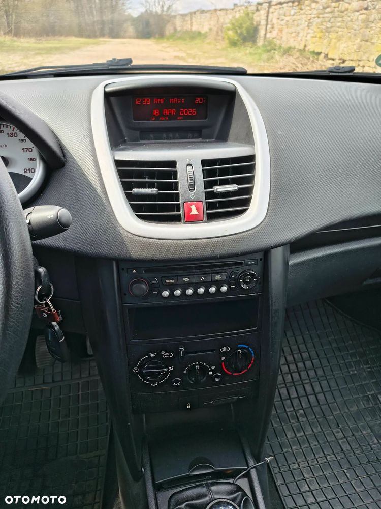 Peugeot 207 1.4 - 9