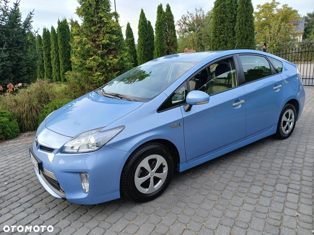 Toyota Prius 1.8 HSD Prestige - 3