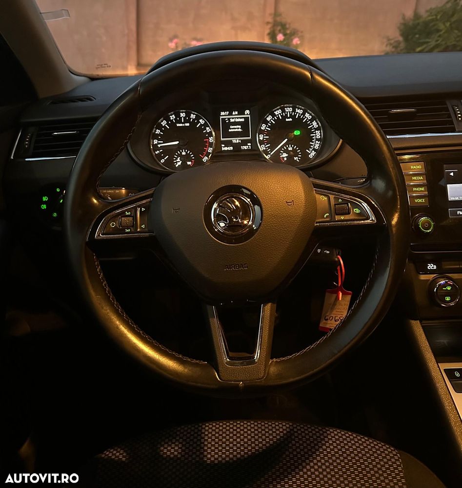 Skoda Octavia 1.6 TDI AMBITION DSG - 5