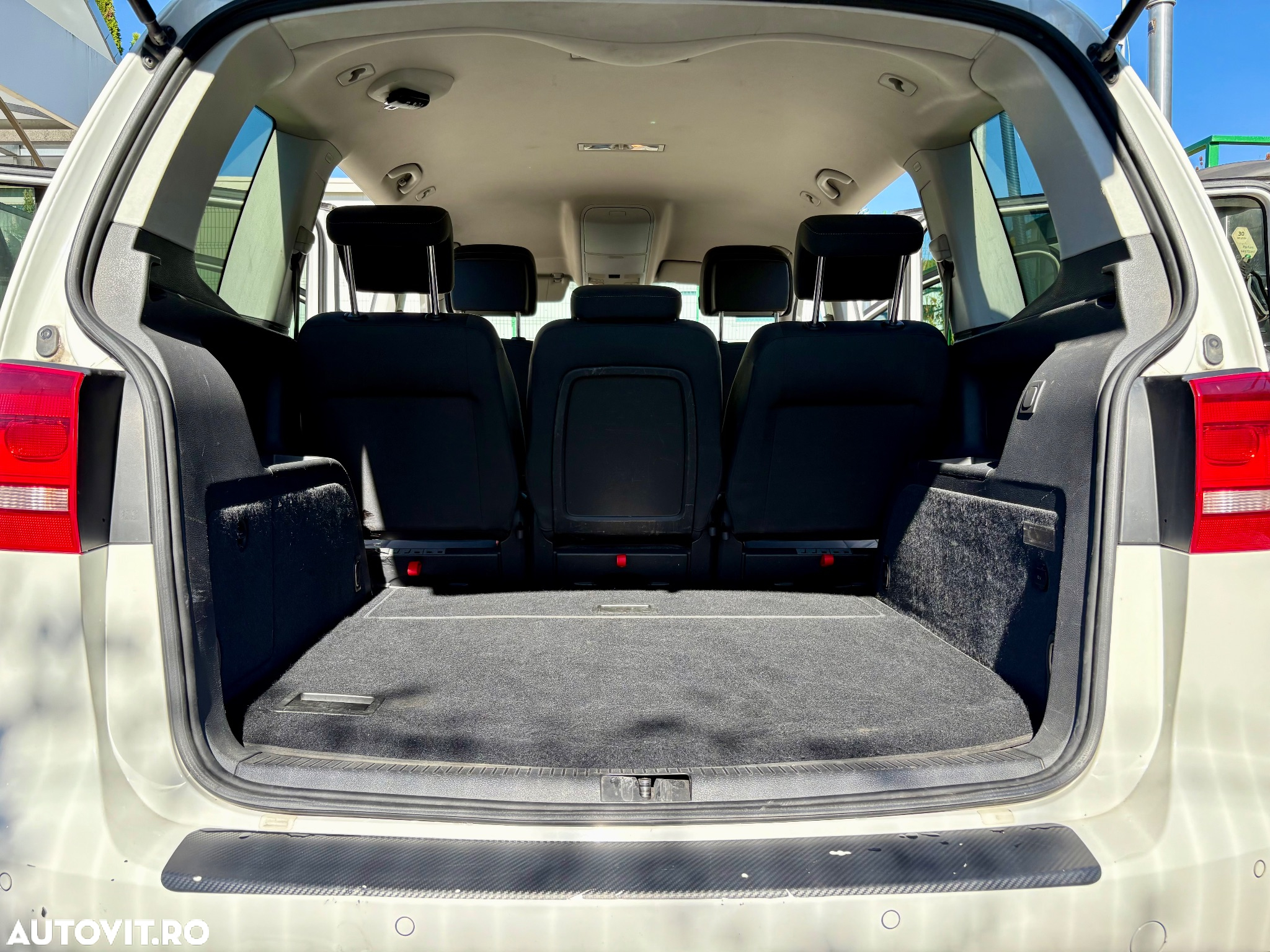 Volkswagen Touran 2.0 TDI Comfortline - 17