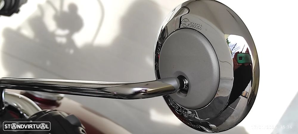 Triumph Bonneville - 16