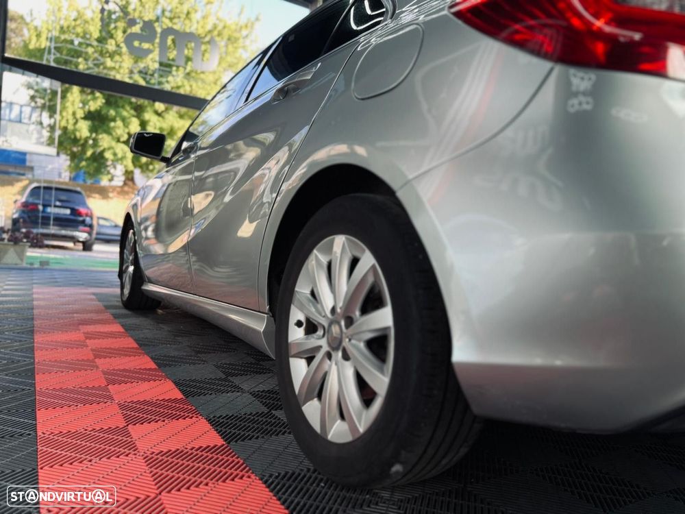 Mercedes-Benz A 180 d Urban - 16