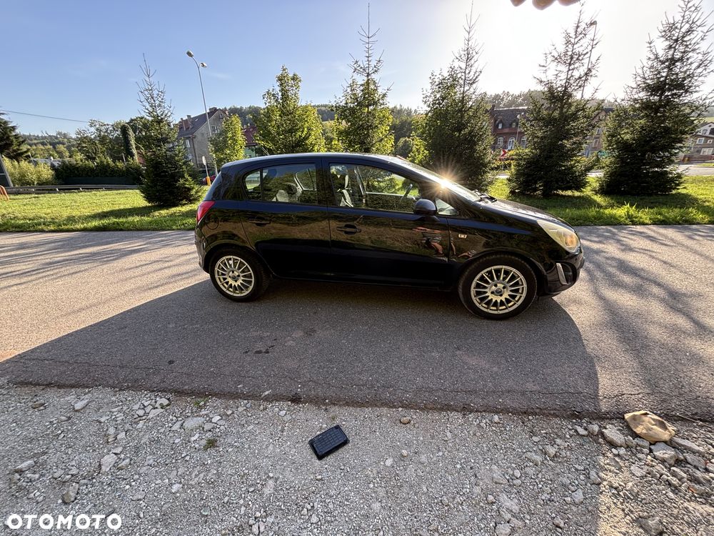 Opel Corsa 2011 photo 4