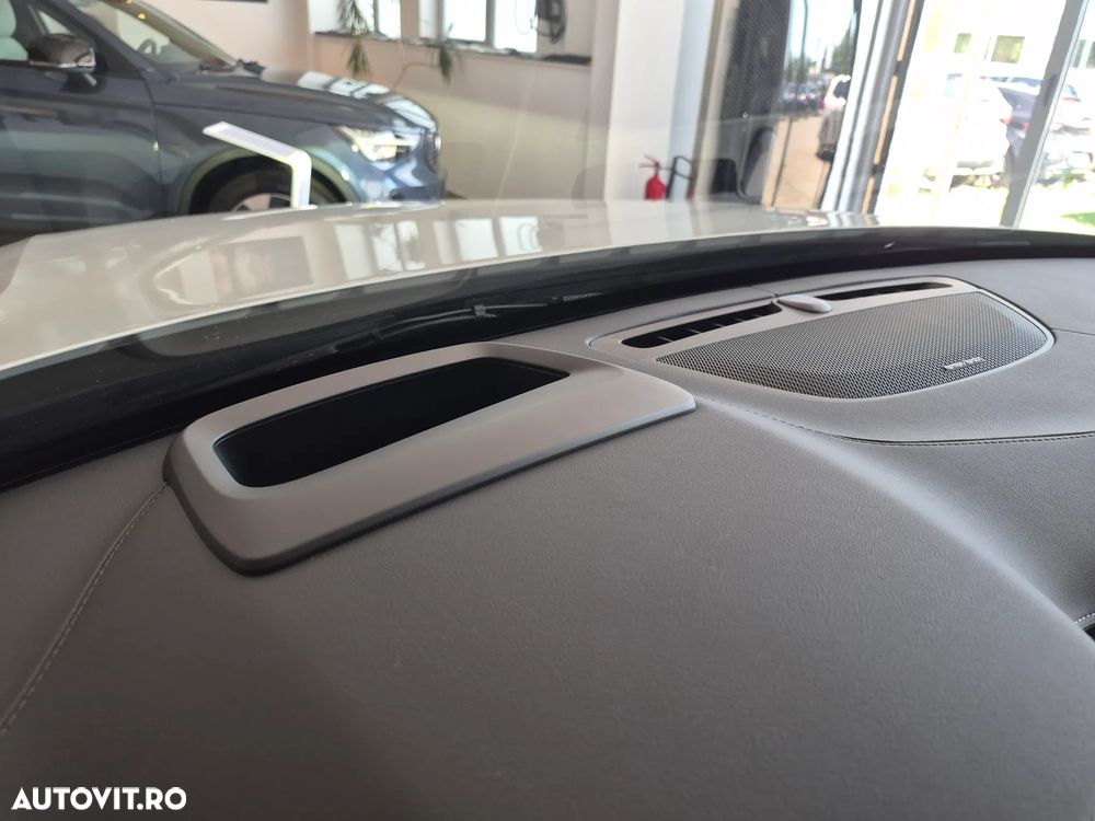 Volvo XC 90 T8 AWD PHEV Ultra Black Edition - 36