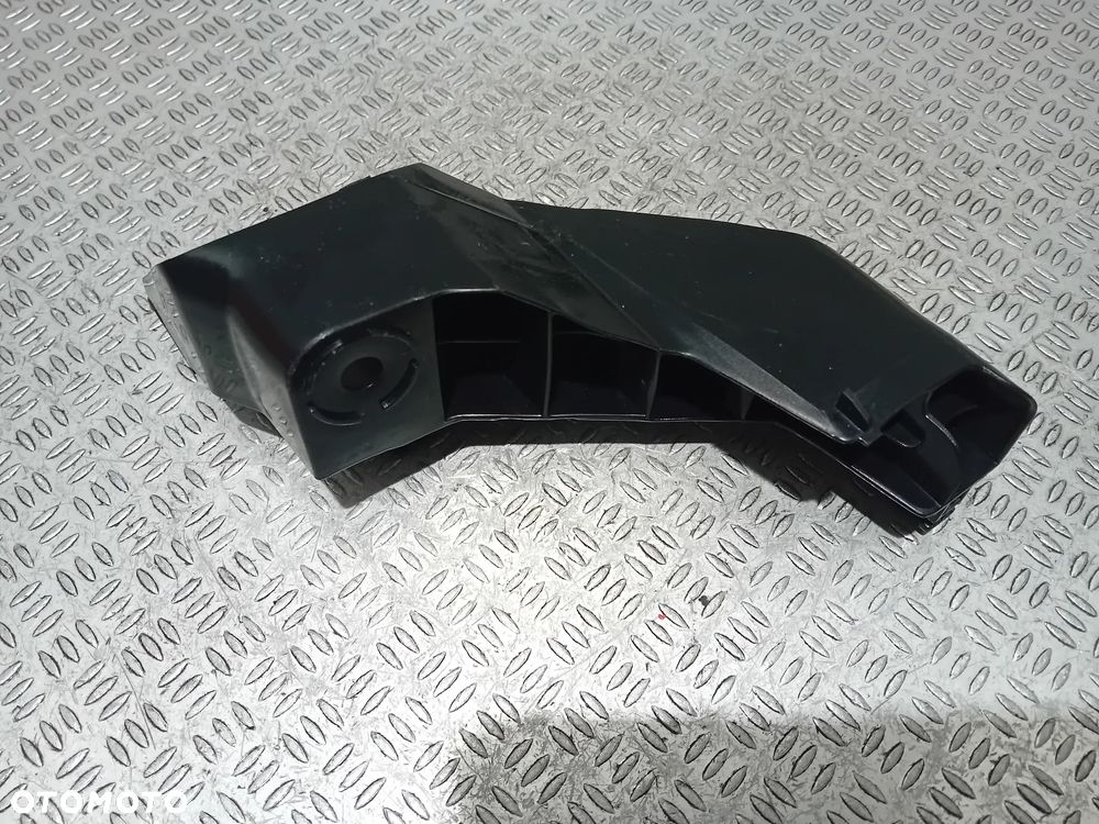 ślizg lampy prawy tył Toyota E21 sedan 2019 5256202310 - 3