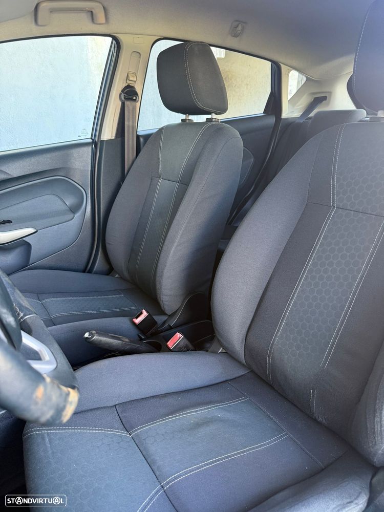 Ford Fiesta 1.25 Trend - 33