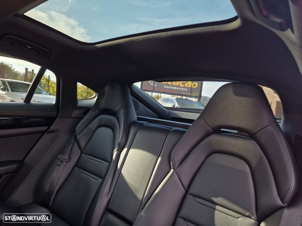 Porsche Panamera 4 E-Hybrid - 18