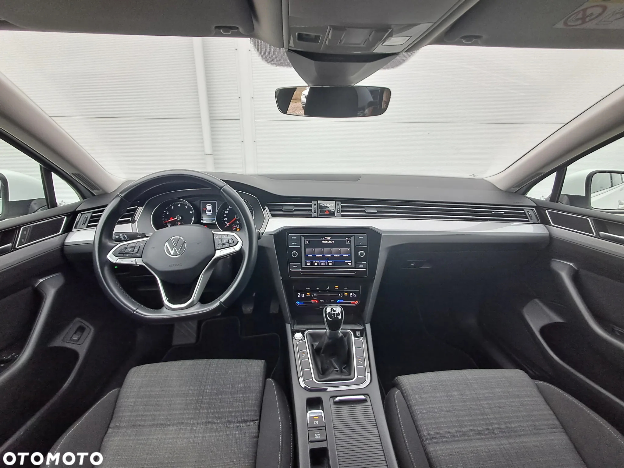 Volkswagen Passat 1.5 TSI EVO Business - 10