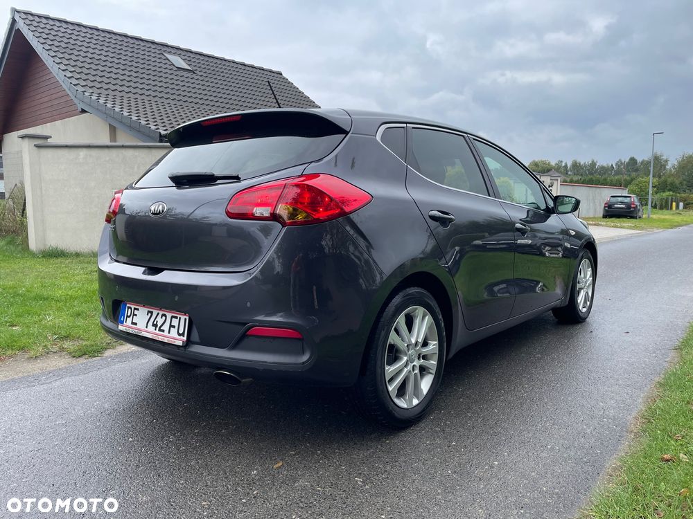 Kia Ceed 1.6 GDI Dream Team Edition - 6
