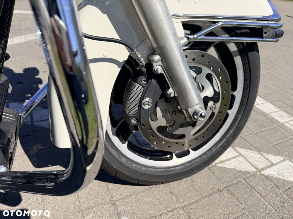 Harley-Davidson Touring Road King - 12
