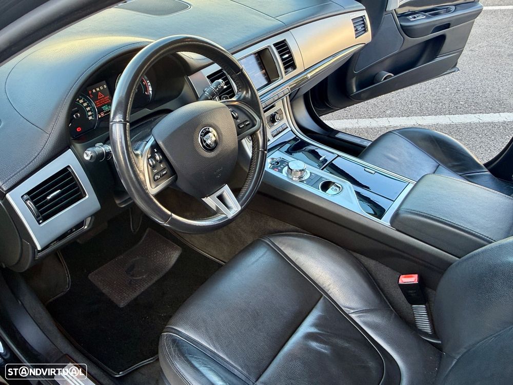 Jaguar XF - 19