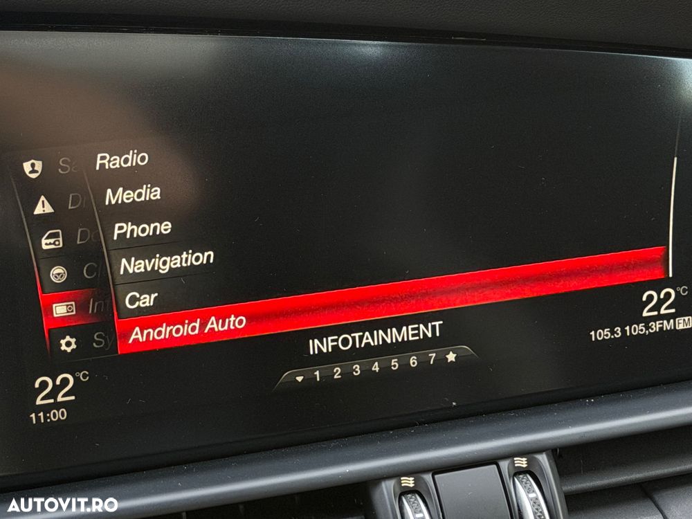 Alfa Romeo Giulia 2.9 V6 Bi-Turbo AT8 Quadrifoglio - 28