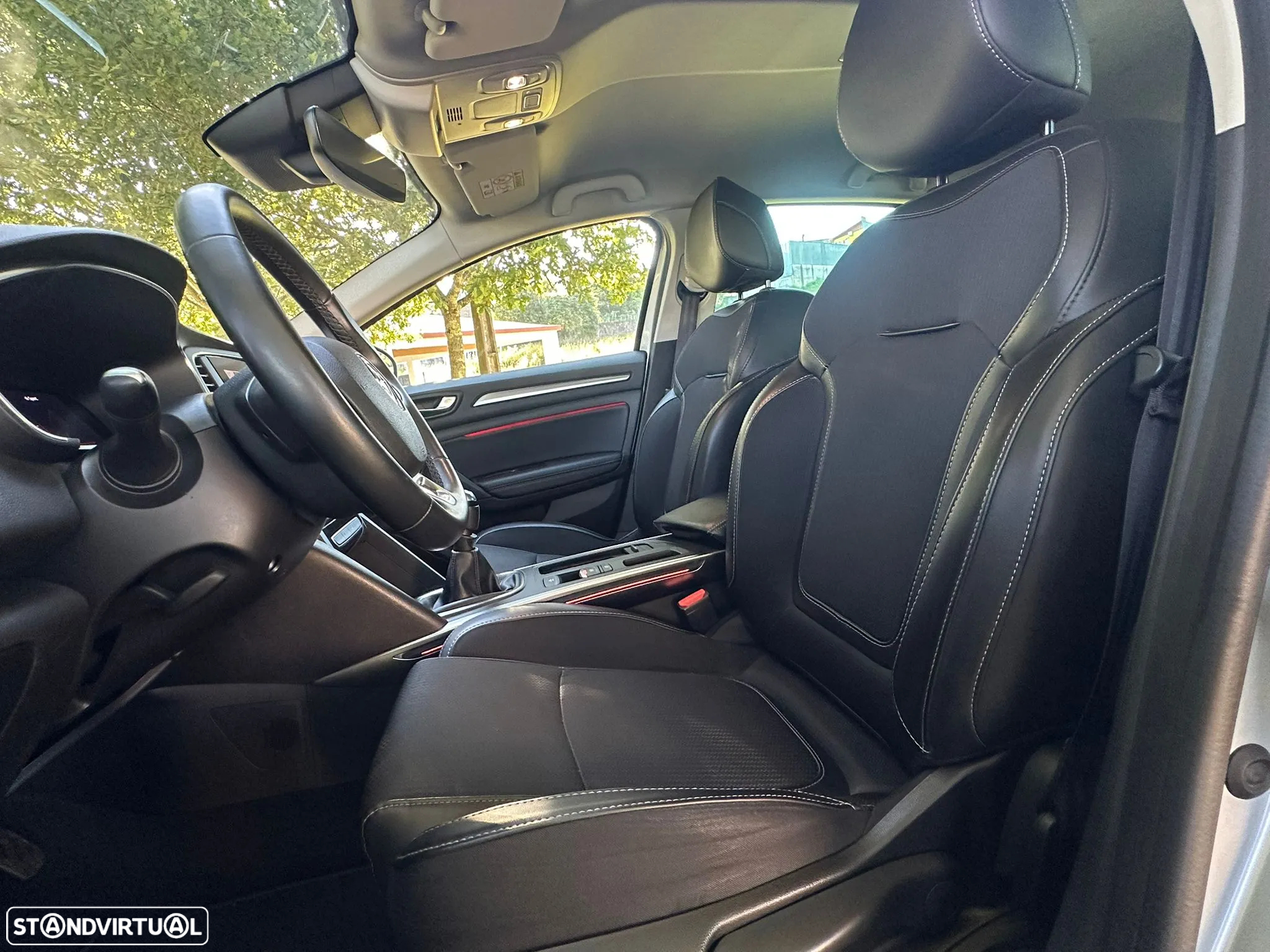 Renault Mégane 1.5 Blue dCi Intens - 7