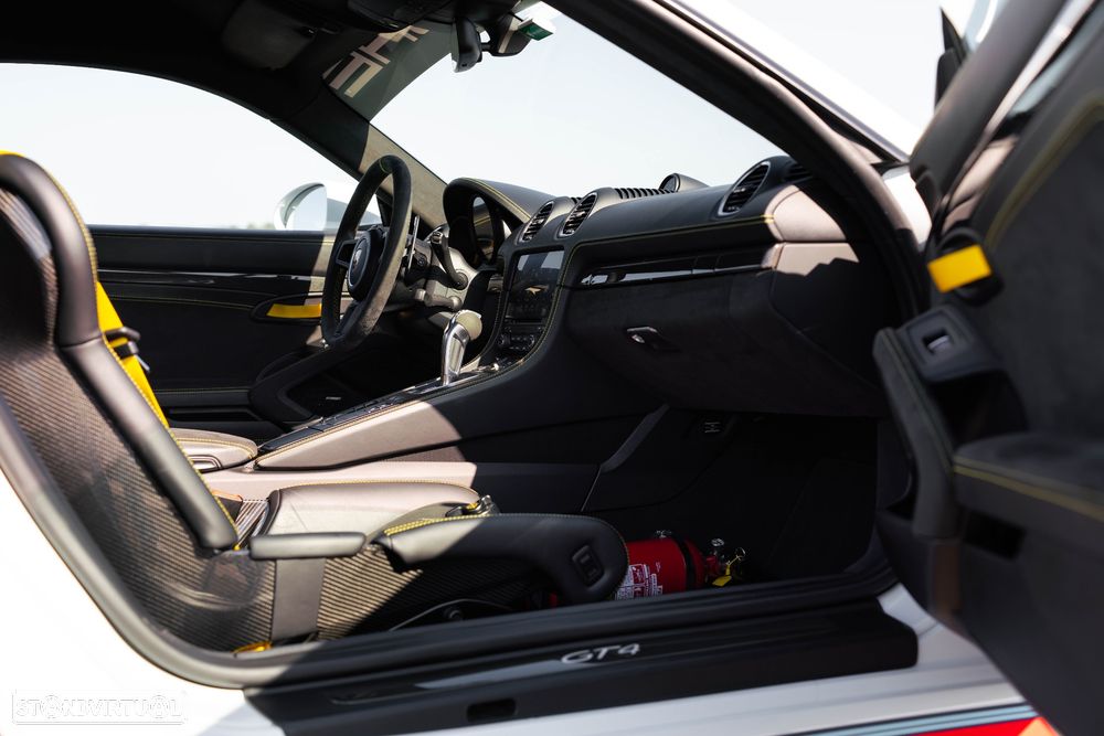 Porsche 718 Cayman GT4 PDK - 28