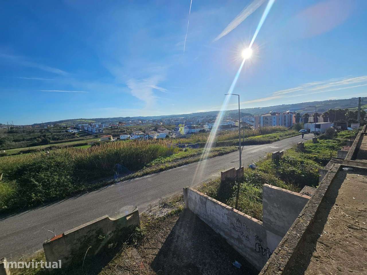 Terreno com 800m², na Lourinhã c/  viabilidade p/ construção de um Pré - Grande imagem: 2/20