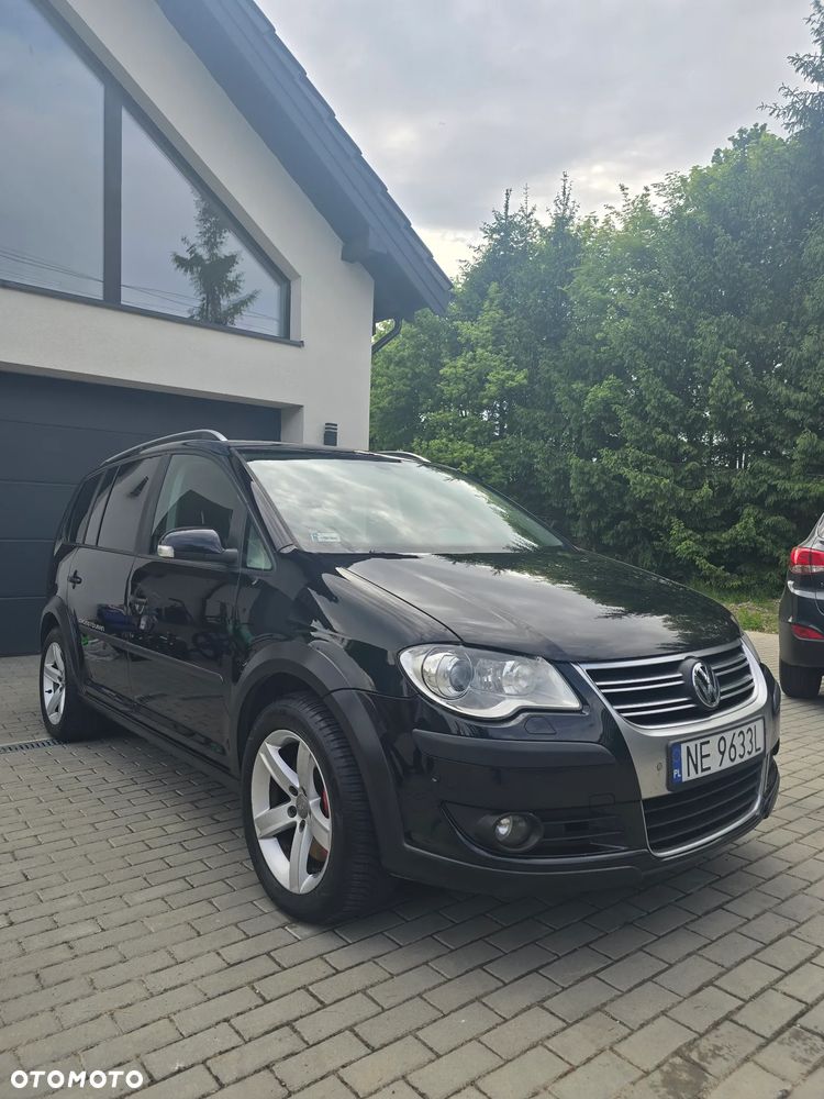 Volkswagen Touran 2.0 TDI DPF DSG Cross - 3