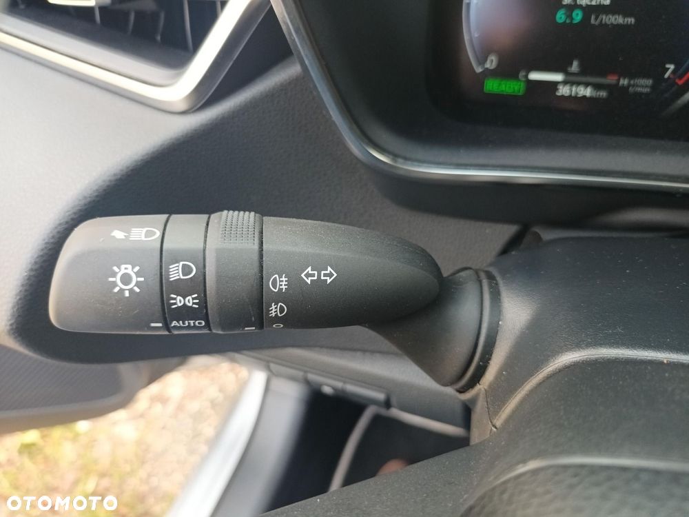Toyota Corolla 1.8 Hybrid Comfort - 19
