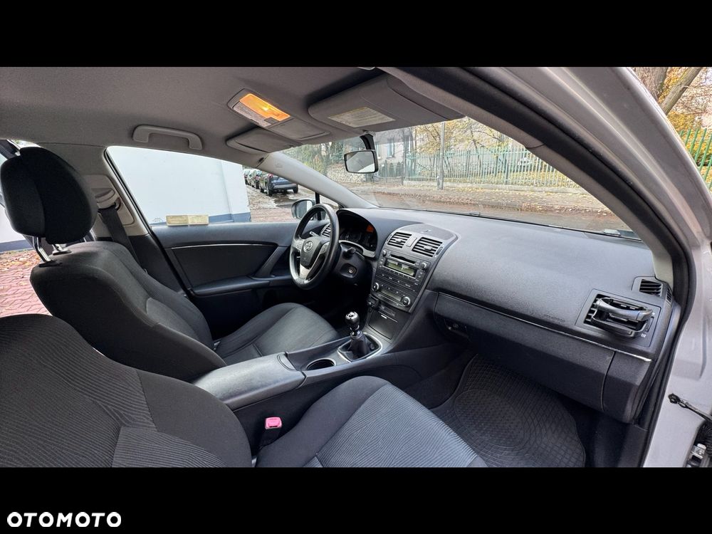Toyota Avensis 1.8 Luna - 5