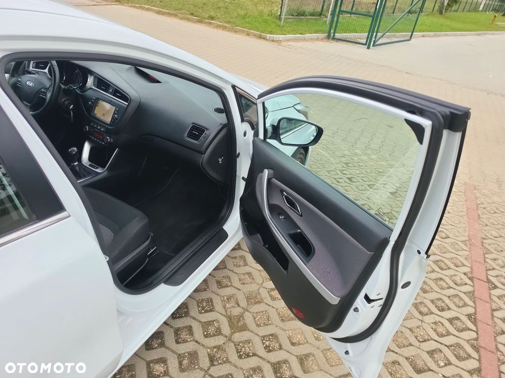 Kia Ceed 1.6 GDI ISG Platinum Edition - 31