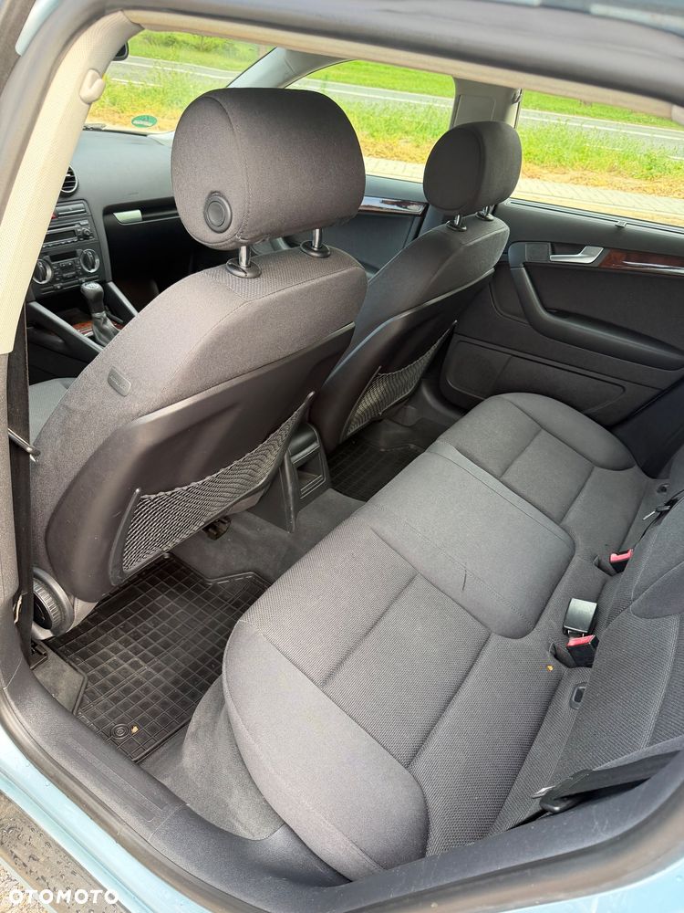 Audi A3 Sportback 1.6 Ambiente - 12