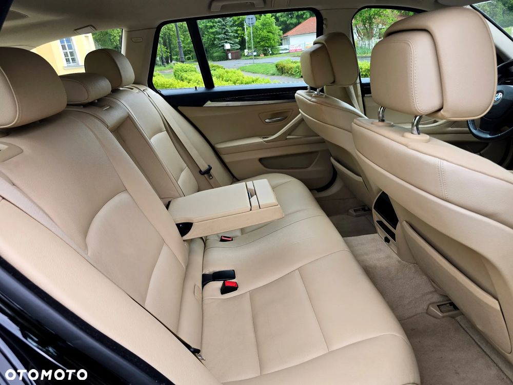 BMW Seria 5 520i Luxury Line - 22