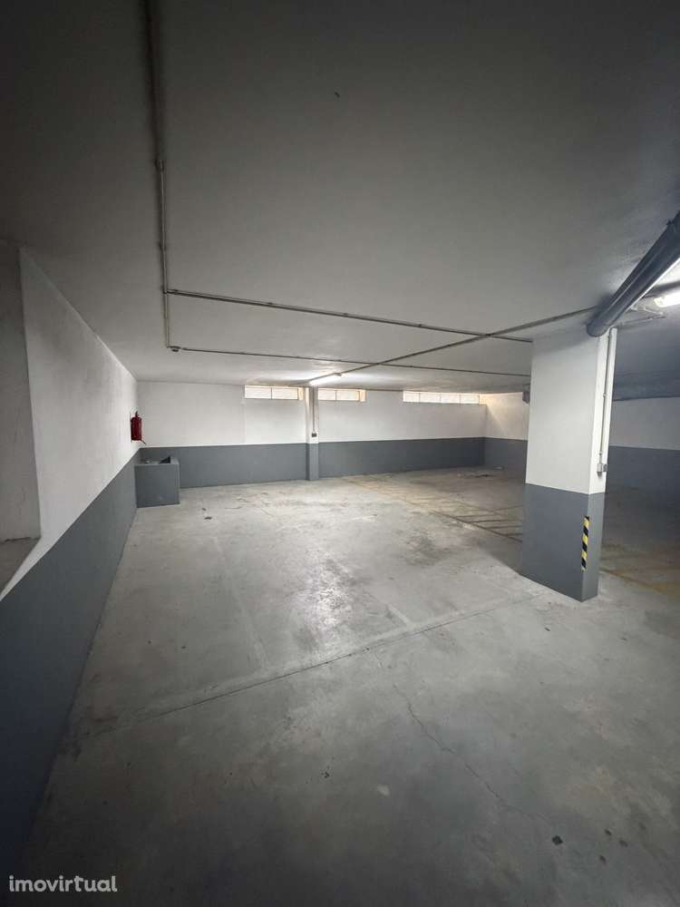 2 LUGARES DE ESTACIONAMENTO * Junto Faculdade Fernando Pessoa - Grande imagem: 5/5