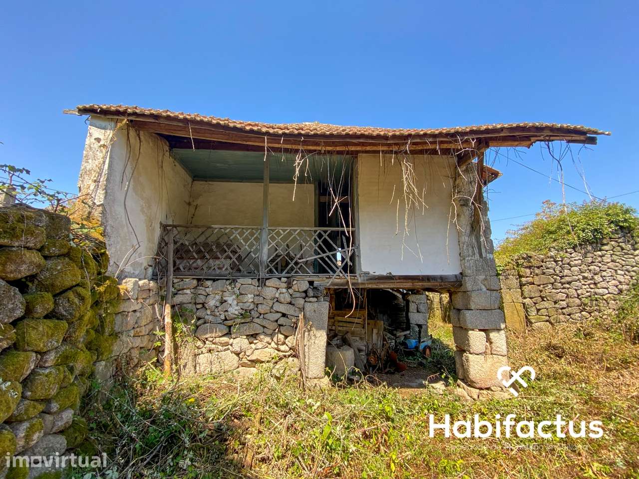Moradia T4 à venda para reconstruir em Vouzela - Viseu - Grande imagem: 2/29