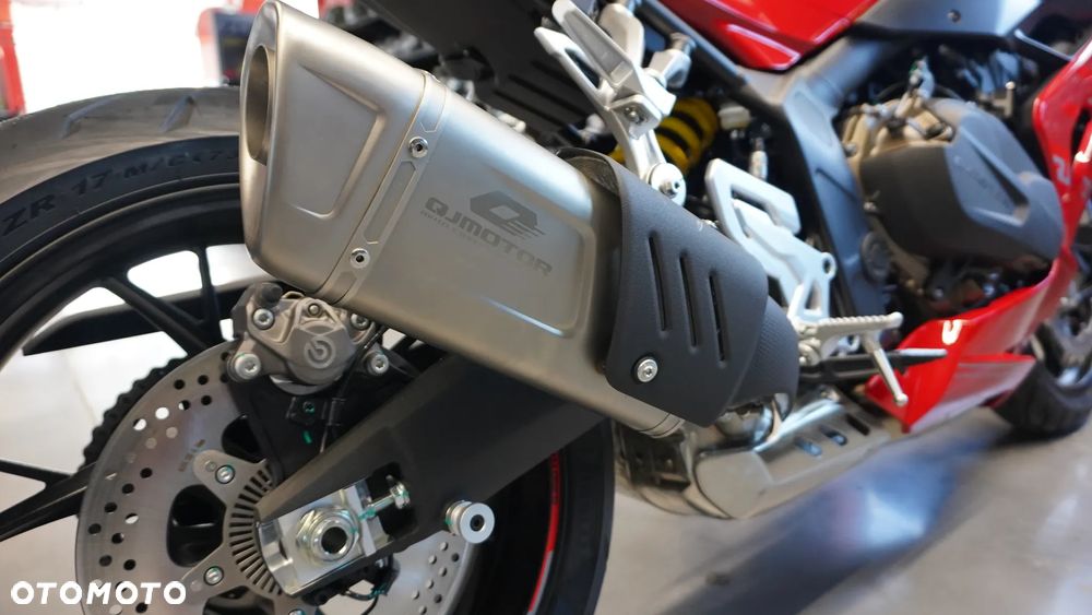 QJMOTOR SRK 800RR - 17