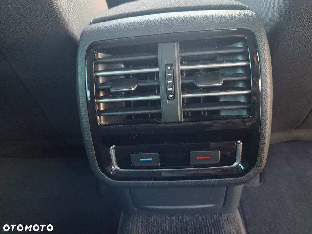 Volkswagen Passat 1.4 TSI ACT (BlueMotion Technology) Highline - 19