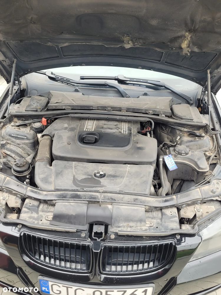 BMW Seria 3 318d - 23