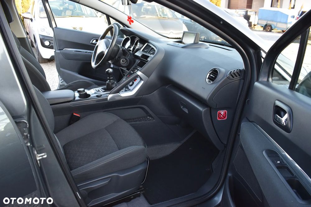 Peugeot 3008 HDi 115 Allure - 11