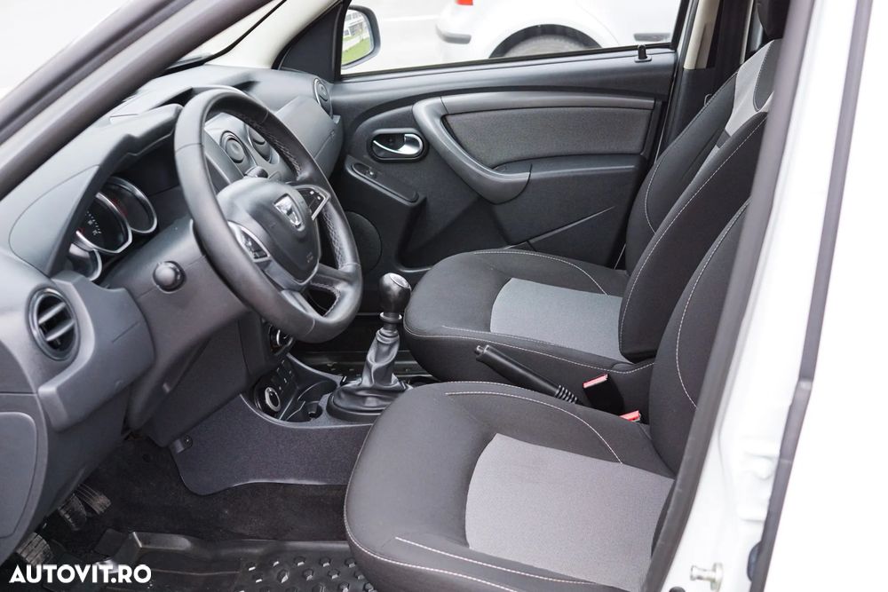Dacia Duster dCi 110 FAP 4x4 Laureate - 12