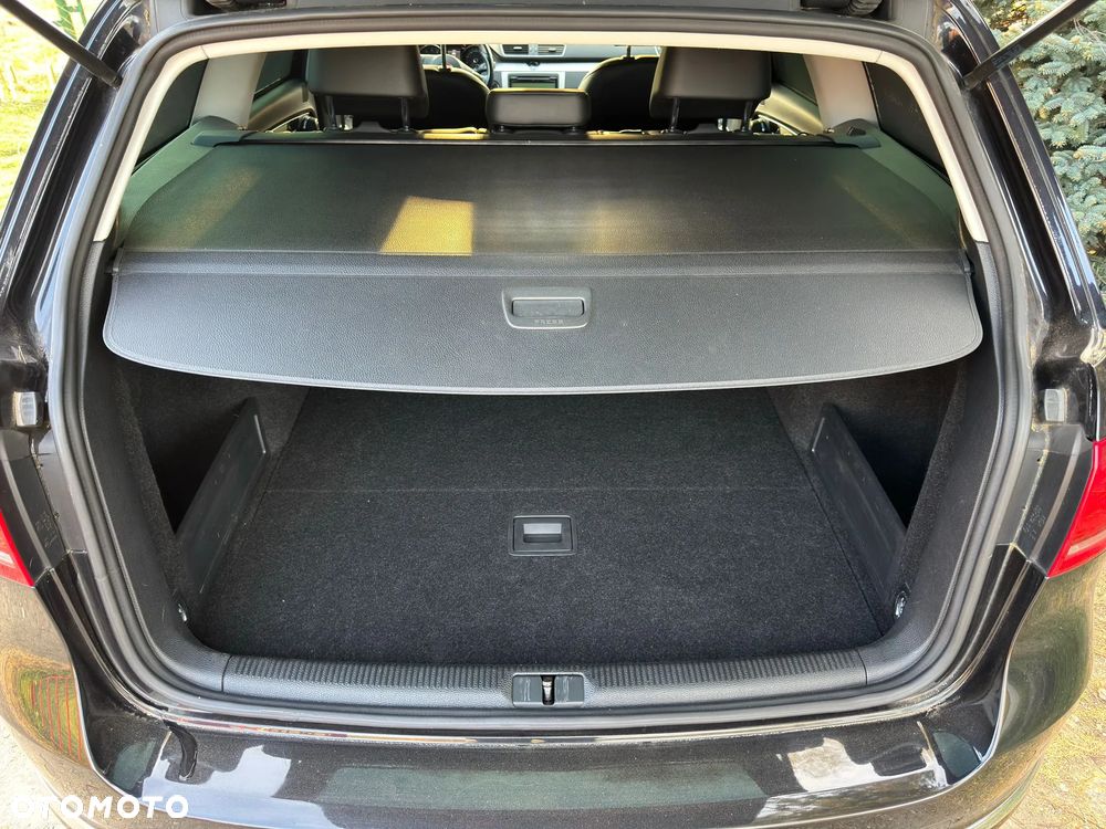Volkswagen Passat - 8