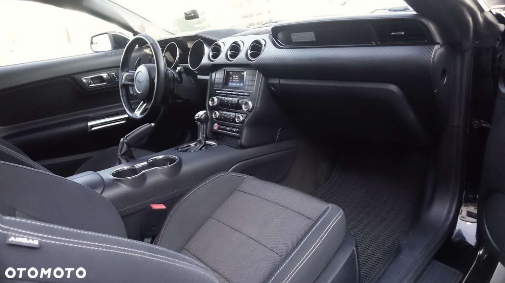 Ford Mustang - 7