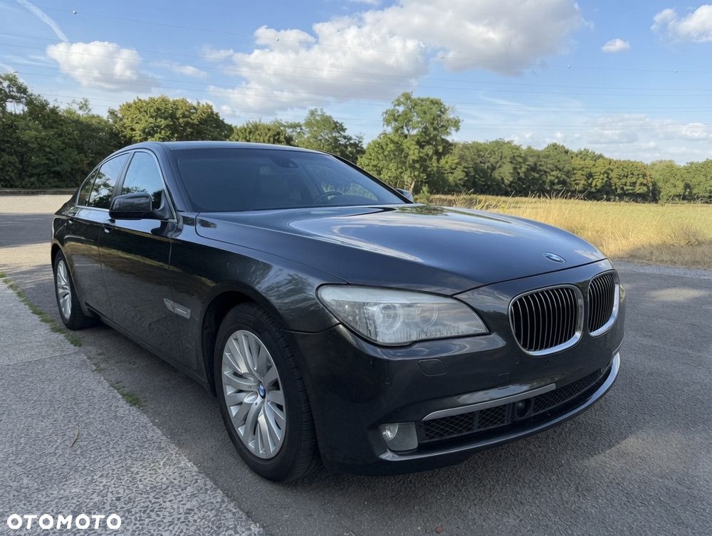 BMW Seria 7 740i - 1