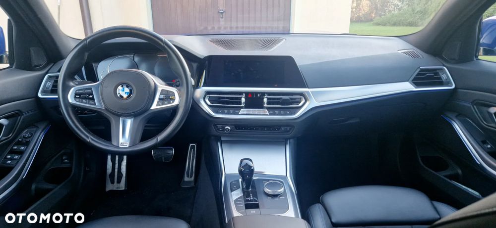 BMW Seria 3 318i M Sport - 10