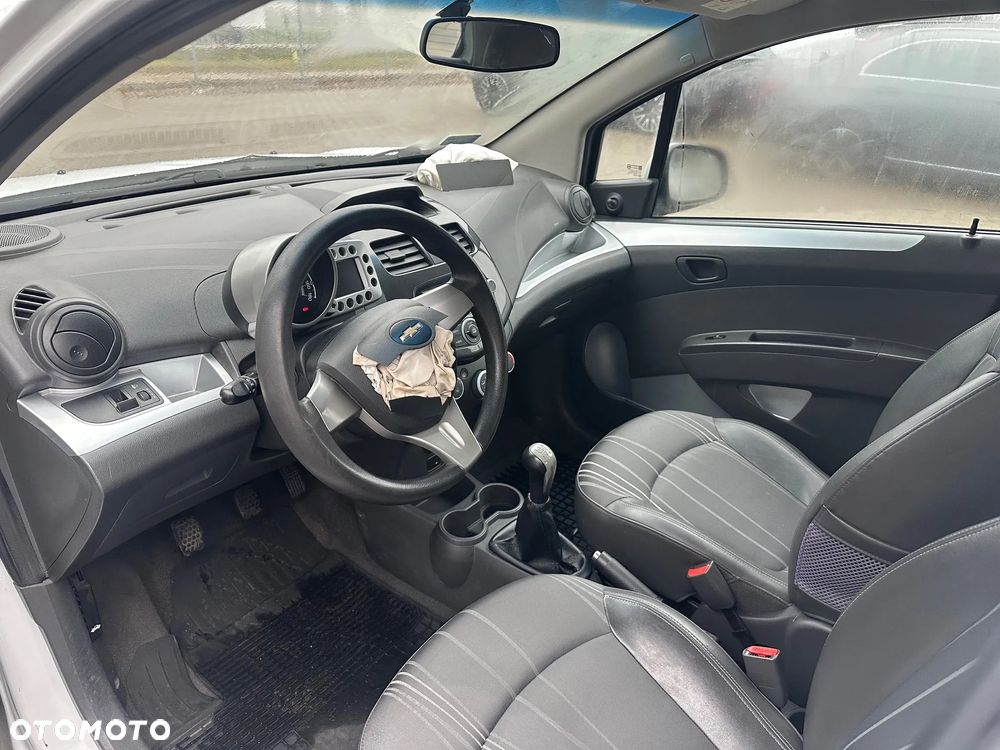 Chevrolet Spark 1.0 Base - 10