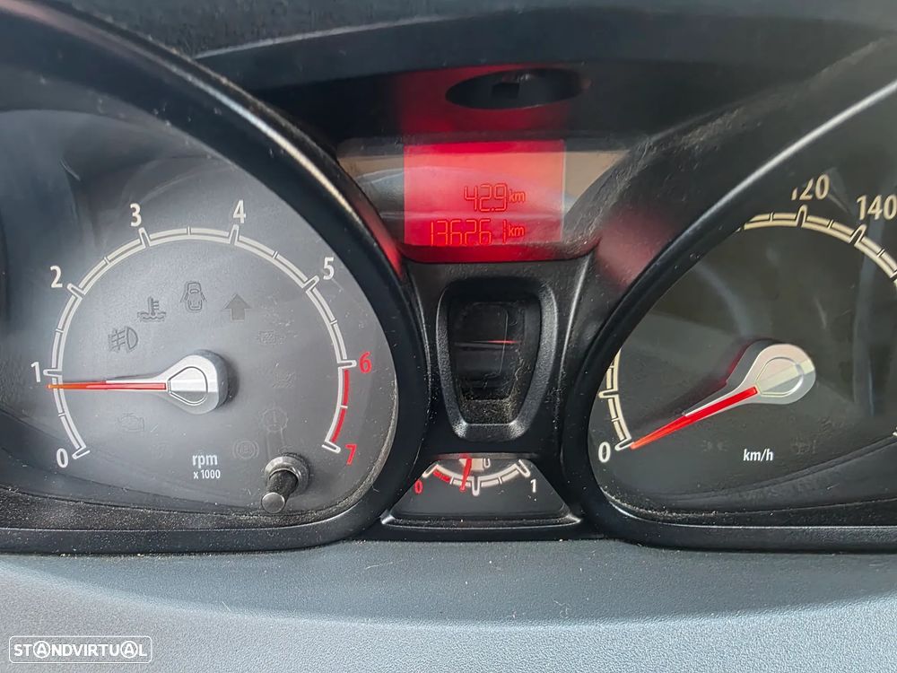 Ford Fiesta 1.25 Techno - 19