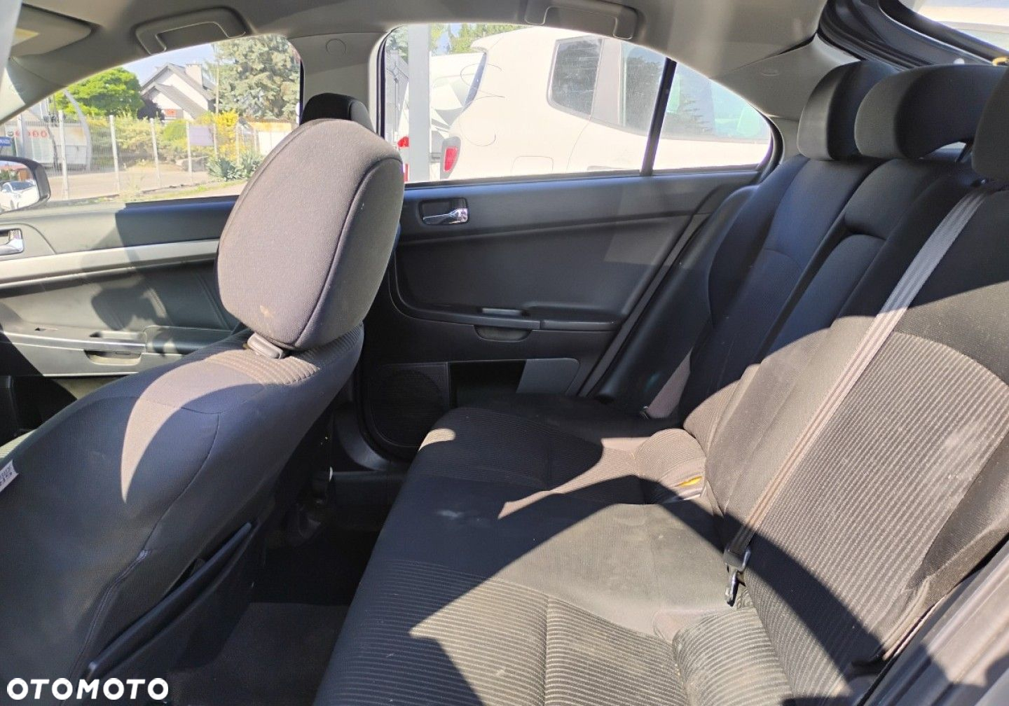 Mitsubishi Lancer - 10