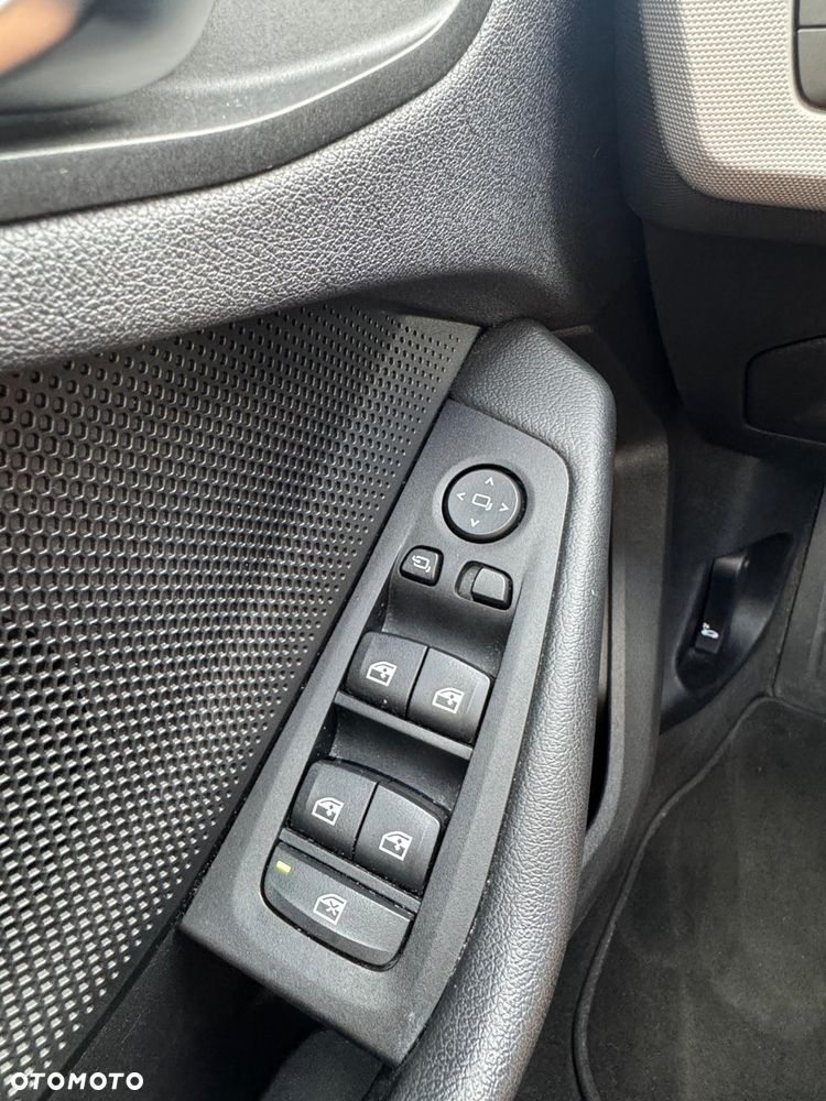BMW Seria 1 120d - 11