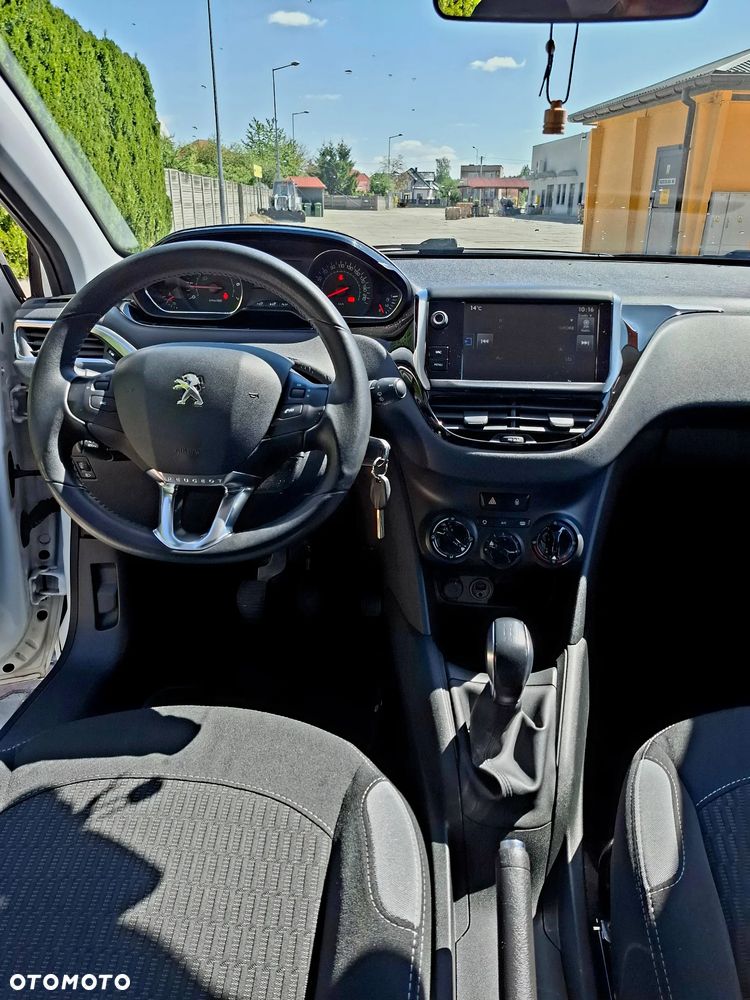 Peugeot 208 82 VTI Style - 10