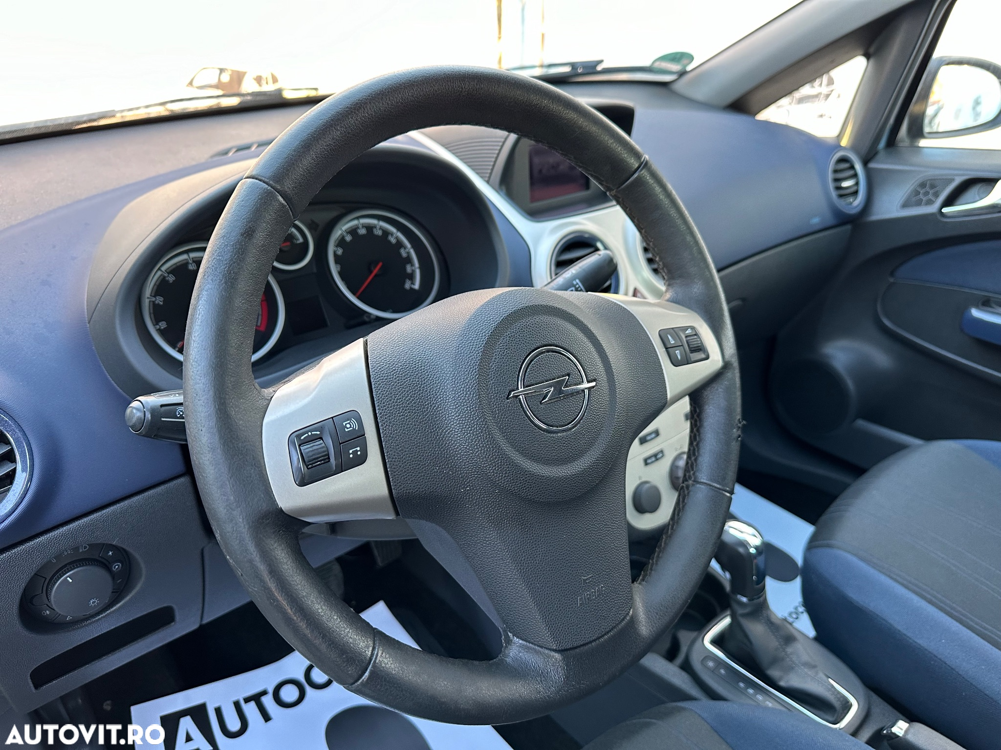 Opel Corsa 1.4 16V Automatik Navi - 30