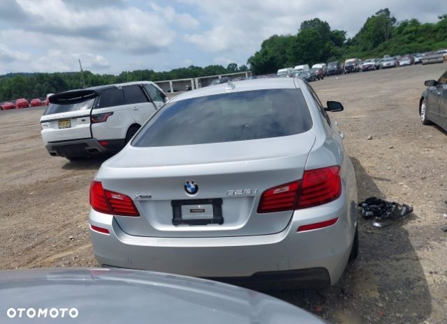 BMW Seria 5 528i xDrive - 33