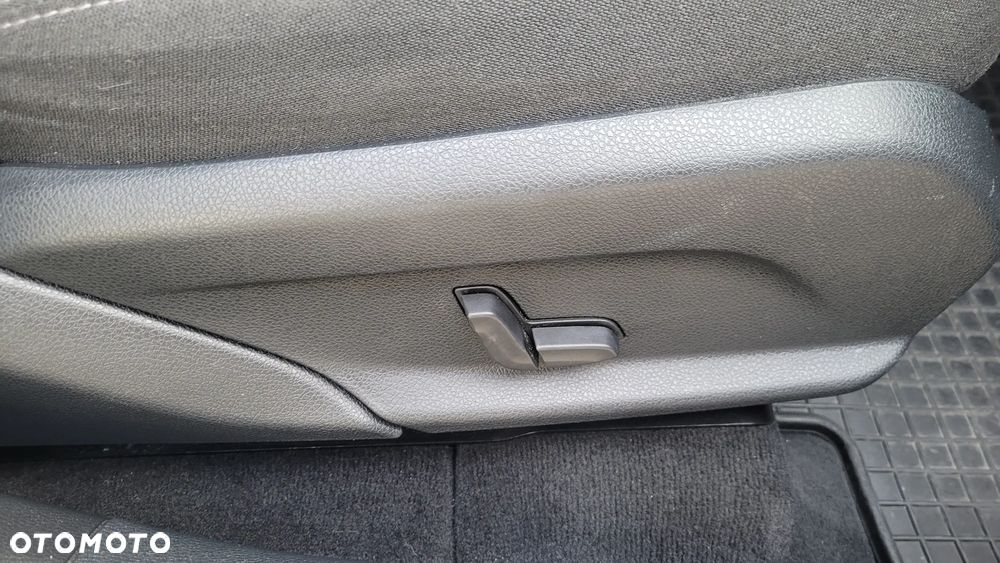 Mercedes-Benz GLC - 25