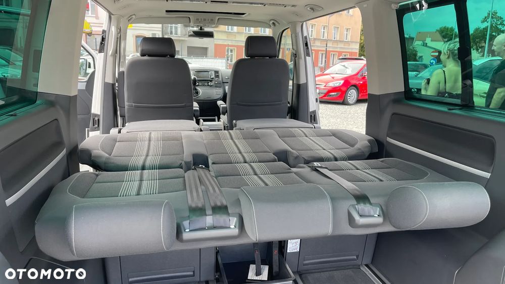 Volkswagen Multivan - 11