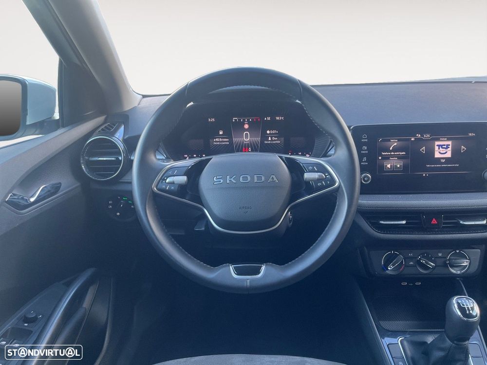 Skoda Fabia 1.0 TSI Selection — fotografia 12
