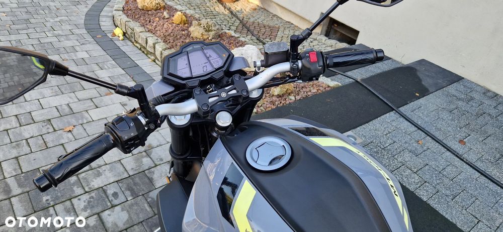 Yamaha MT - 7